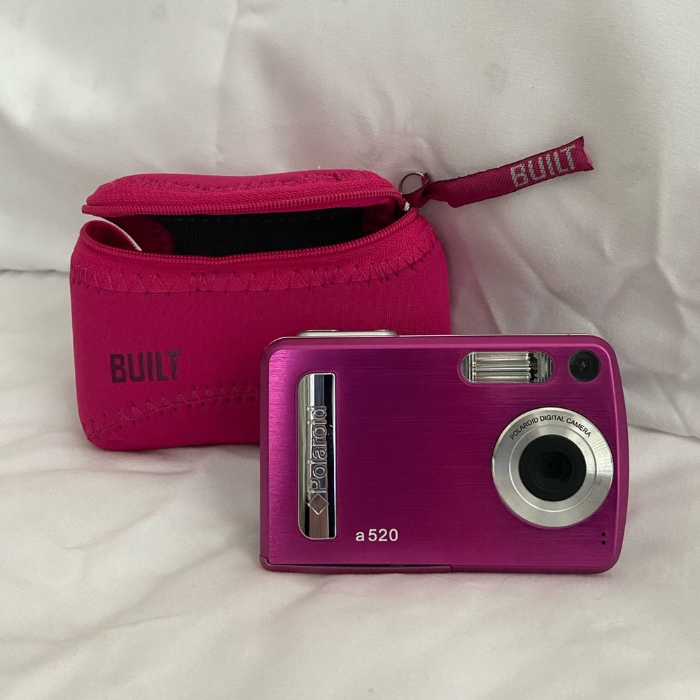 Polaroid a520 Digital Camera and Holding Case